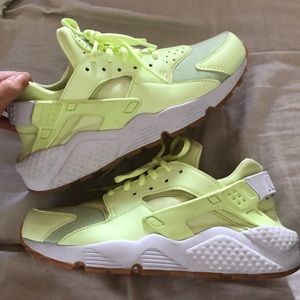lime green huaraches